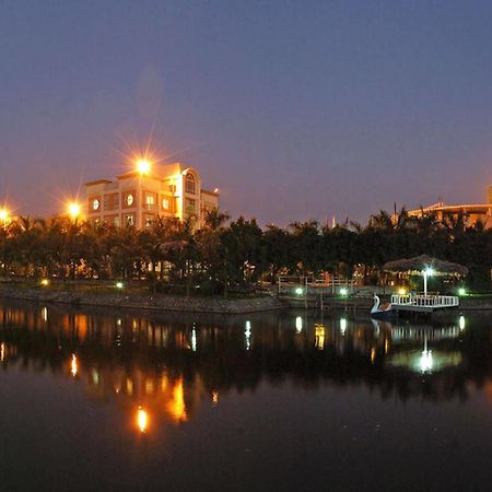 Camela Hotel & Resort Hai Phong Bagian luar foto