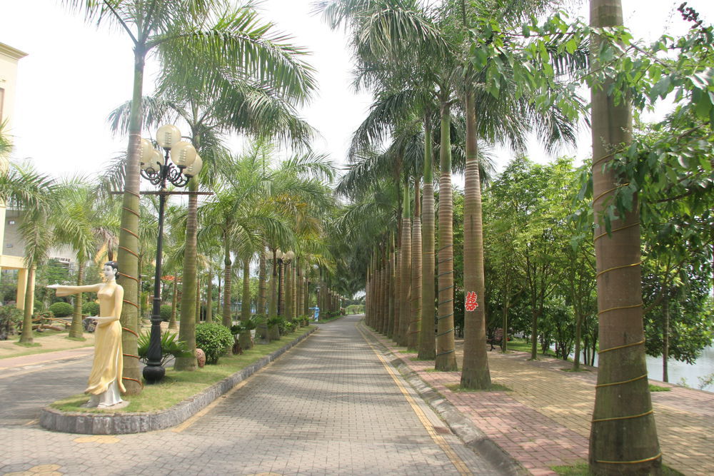 Camela Hotel & Resort Hai Phong Bagian luar foto