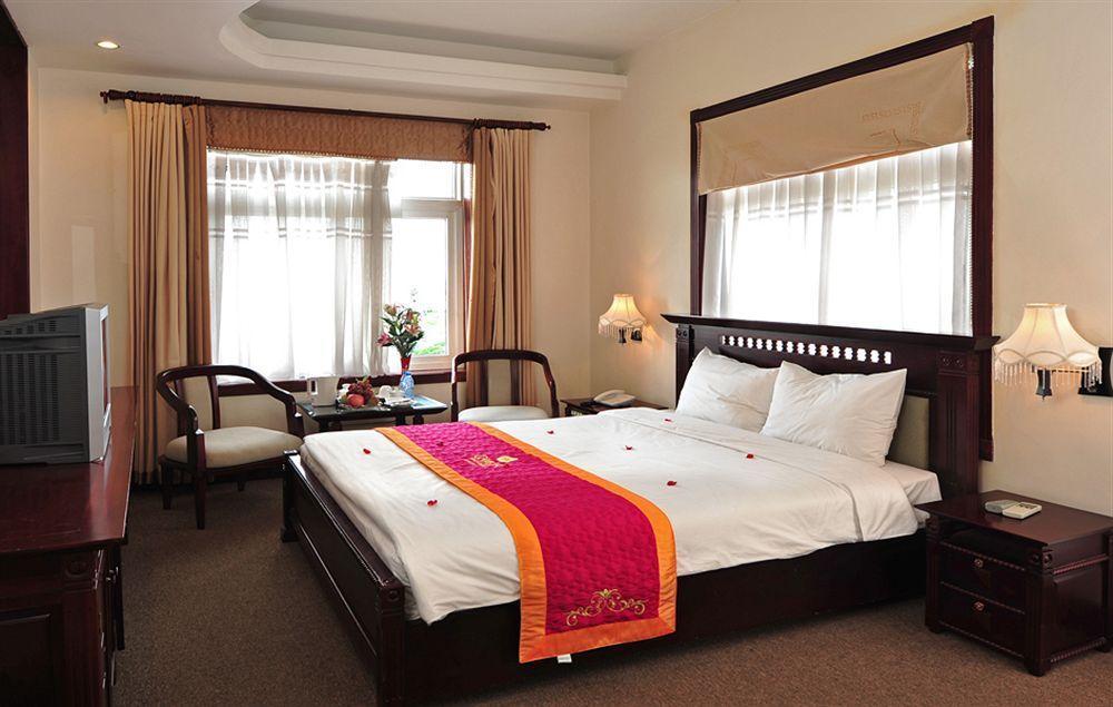 Camela Hotel & Resort Hai Phong Bagian luar foto