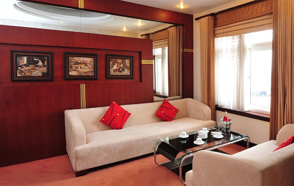 Camela Hotel & Resort Hai Phong Bagian luar foto